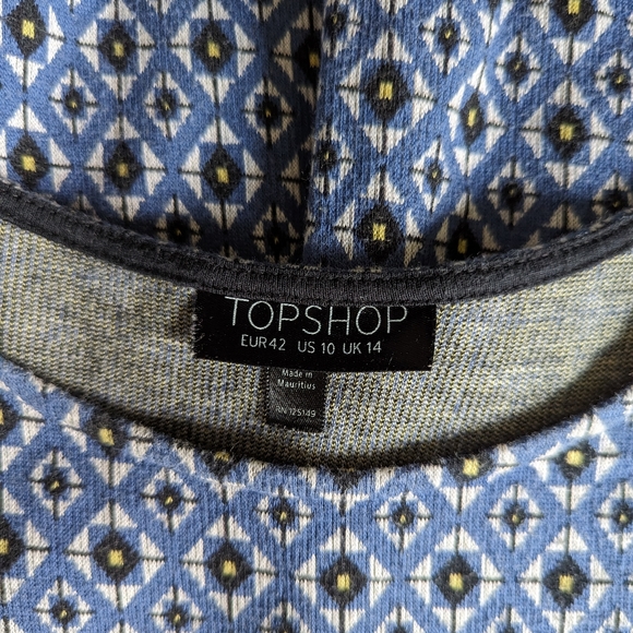 Mini Dresses Cinched at the Waist - Picture 3 of 5